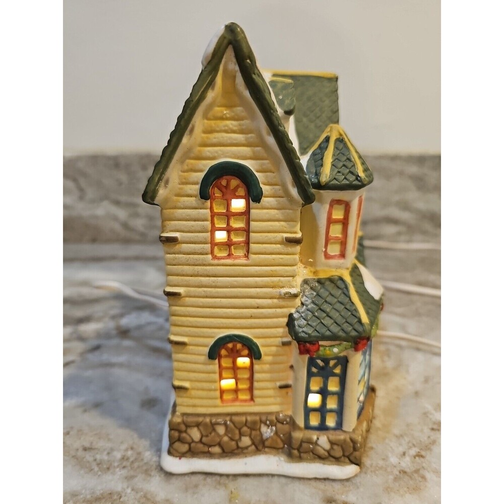 Dickens Collectables Victorian series 1998 Christmas Village Lights Up - Picture 2 of 6